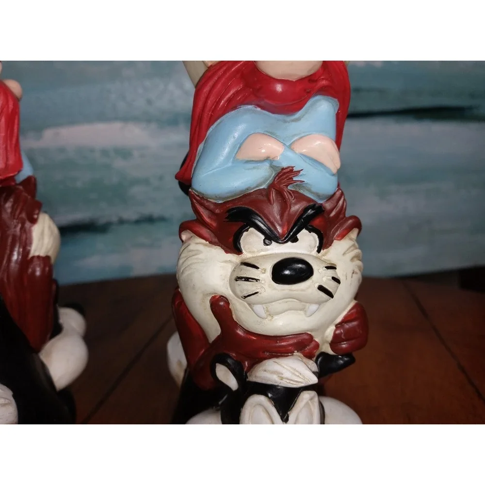Vintage Looney Tunes Totem Candle Stick Holders 1995 Warner Bros Store-Set of 2 - Picture 11 of 12